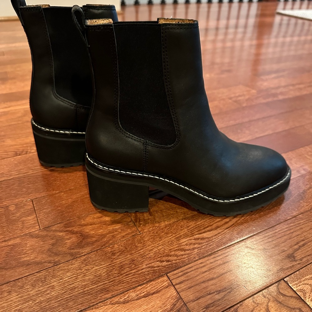 Madewell Chelsea Lugsole Black Leather Ankle Boots